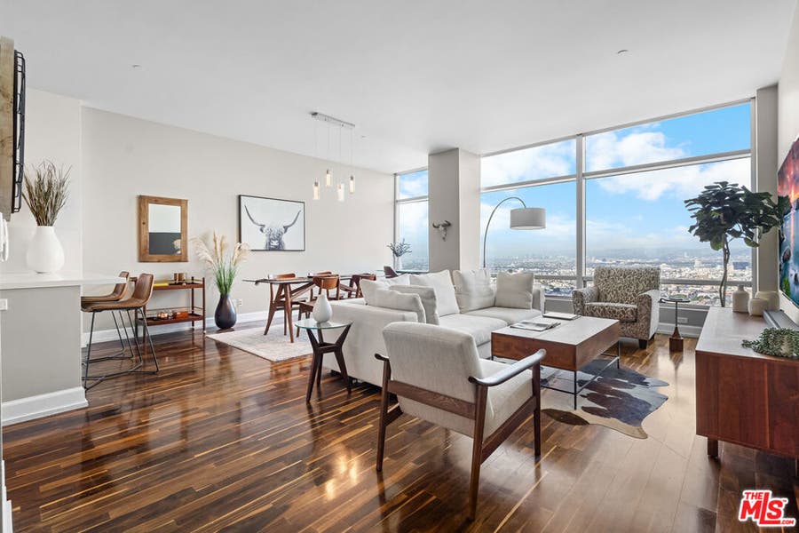 Property photo for 900 W Olympic Boulevard, #40D, Los Angeles, CA