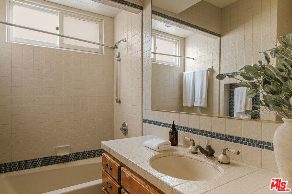 143 Marguerita Avenue, Santa Monica, CA 90402 143 Marguerita Avenue, Santa Monica, CA 90402