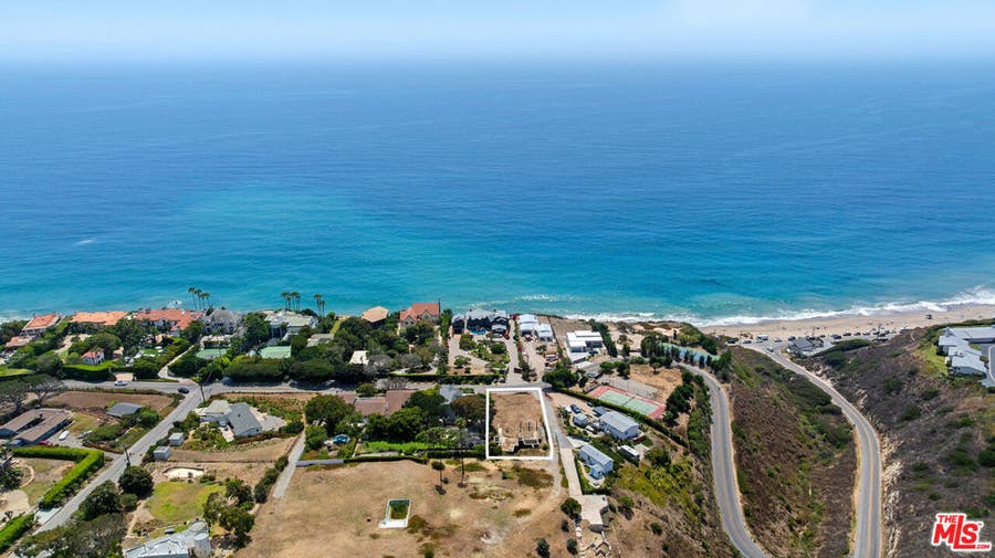 Property photo for 7006 Birdview Avenue, Malibu, CA