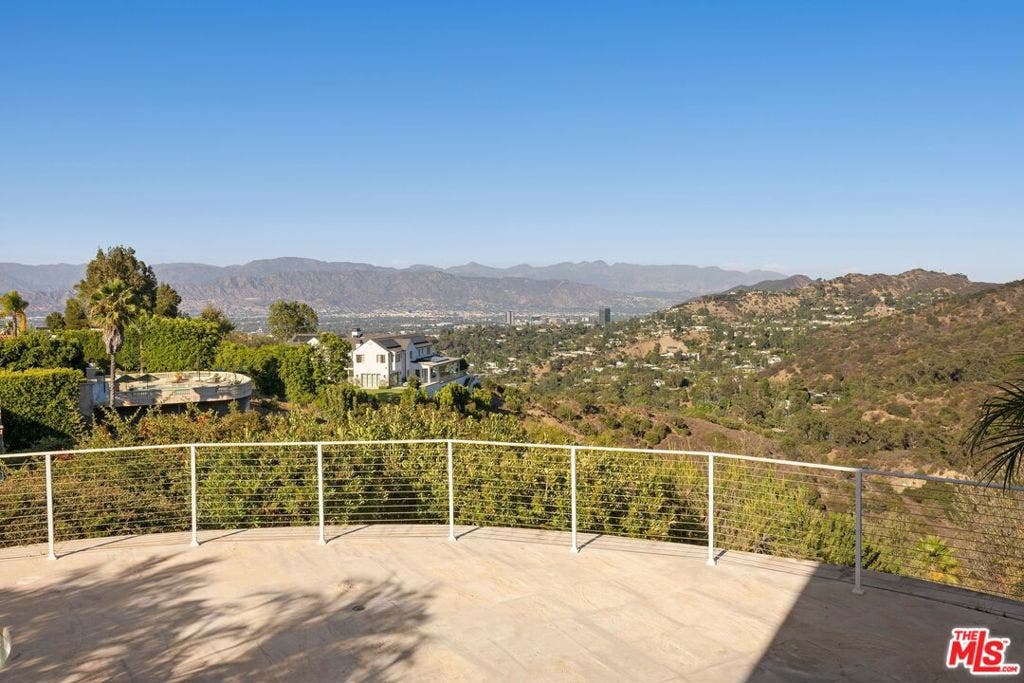 11975 Crest Place, Beverly Hills, CA 90210 11975 Crest Place, Beverly Hills, CA 90210