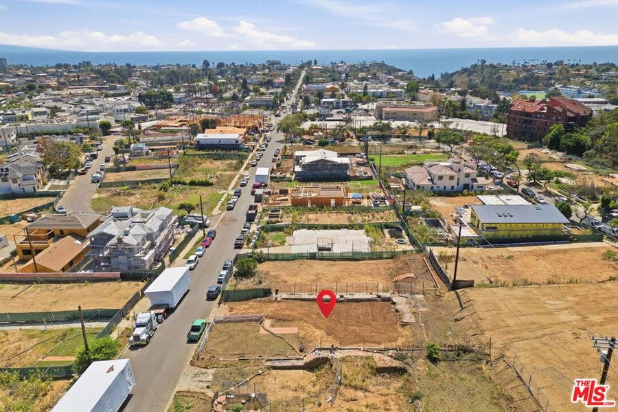 Property photo for 1161 Via De La Paz, Los Angeles, CA