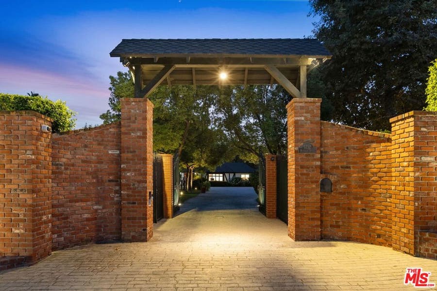 Property photo for 1752 Riverside Drive, Glendale, CA