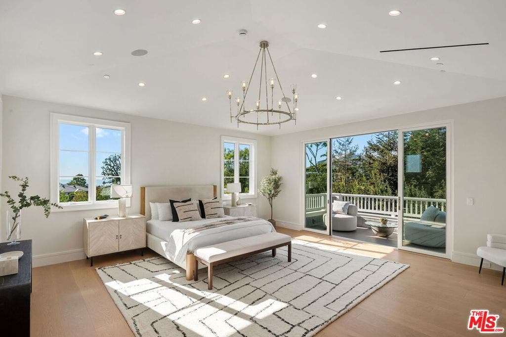 1675 San Remo Drive, Pacific Palisades, CA 90272