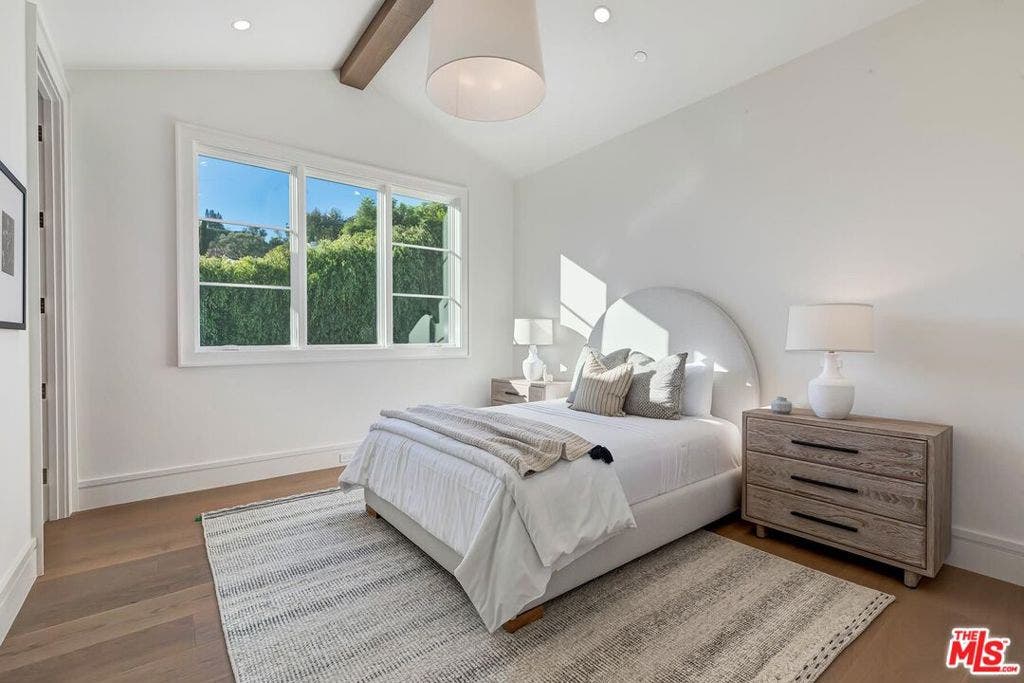 1675 San Remo Drive, Pacific Palisades, CA 90272