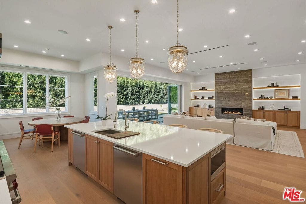 1675 San Remo Drive, Pacific Palisades, CA 90272