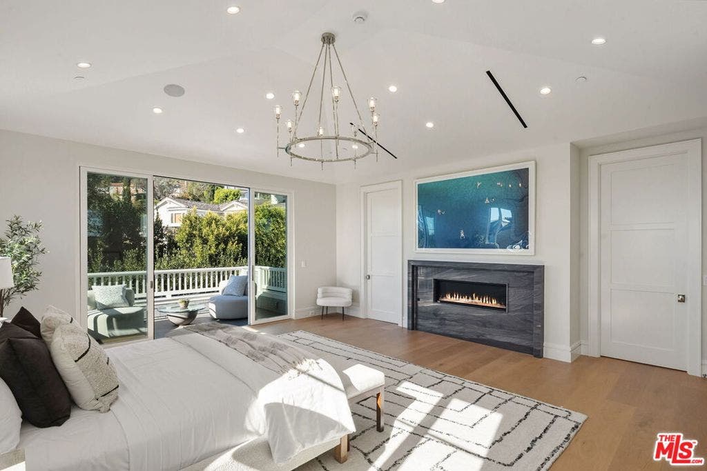 1675 San Remo Drive, Pacific Palisades, CA 90272