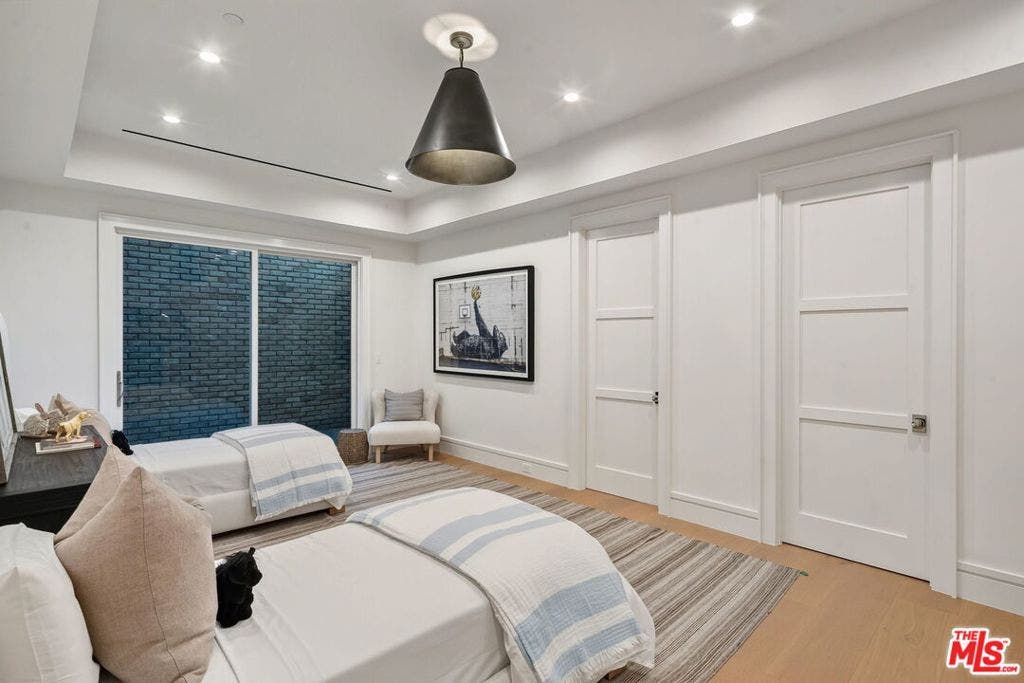 1675 San Remo Drive, Pacific Palisades, CA 90272