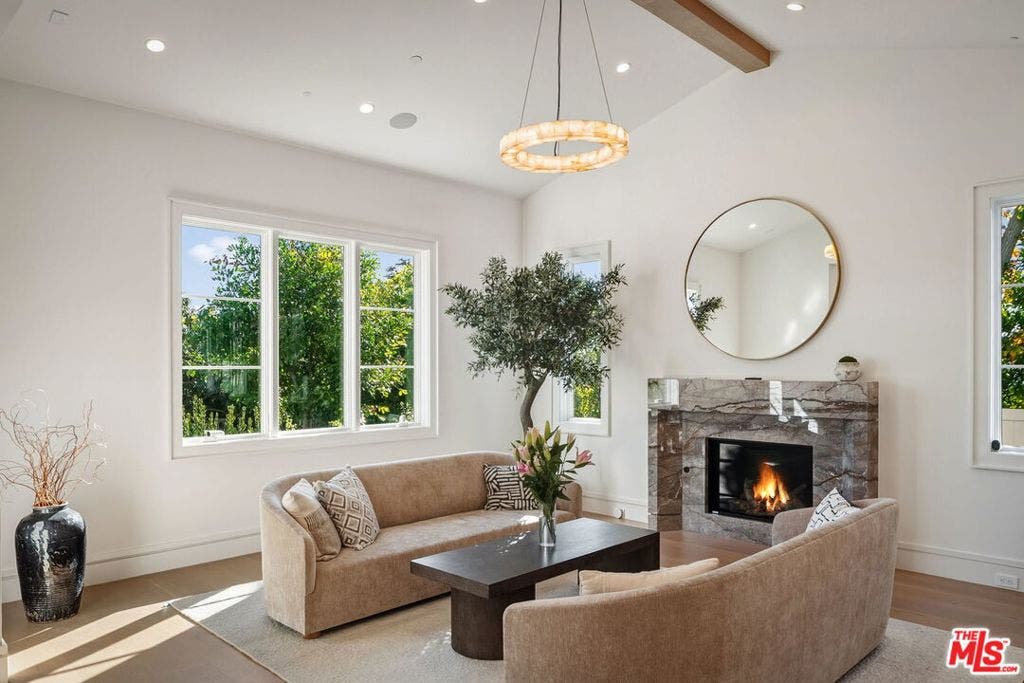 1675 San Remo Drive, Pacific Palisades, CA 90272