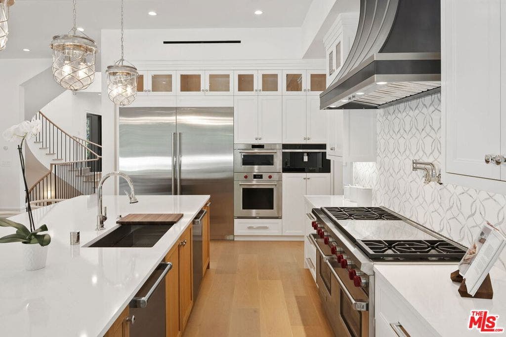 1675 San Remo Drive, Pacific Palisades, CA 90272