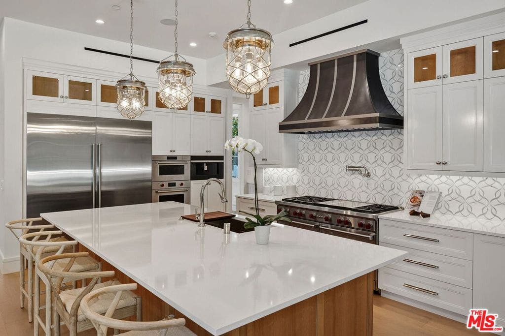 1675 San Remo Drive, Pacific Palisades, CA 90272