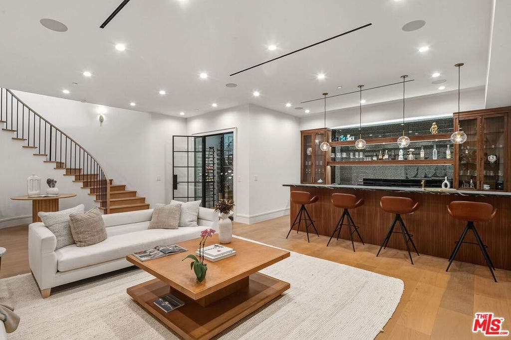 1675 San Remo Drive, Pacific Palisades, CA 90272