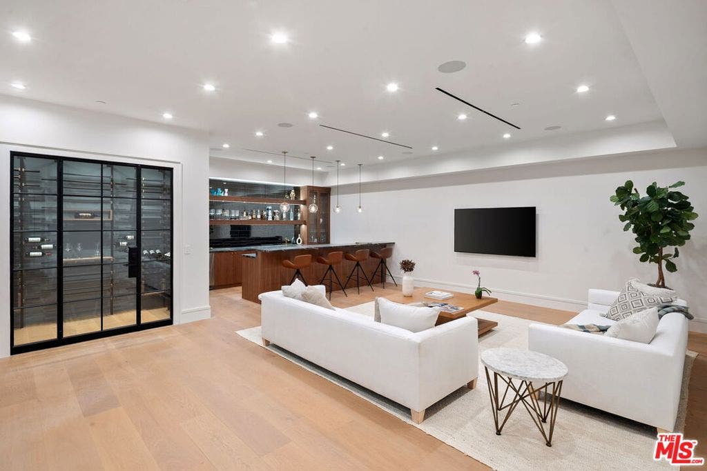 1675 San Remo Drive, Pacific Palisades, CA 90272