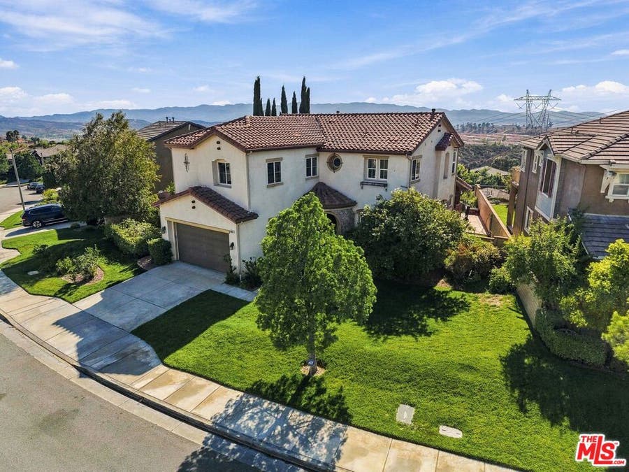 Property photo for 28035 Linda Lane, Santa Clarita, CA