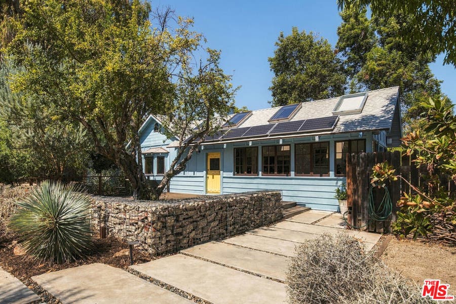 Property photo for 19627 Oxnard Street, Tarzana, CA