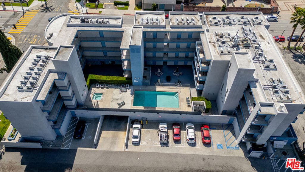 1299 E Green Street, Pasadena, CA 91106 1299 E Green Street, Pasadena, CA 91106