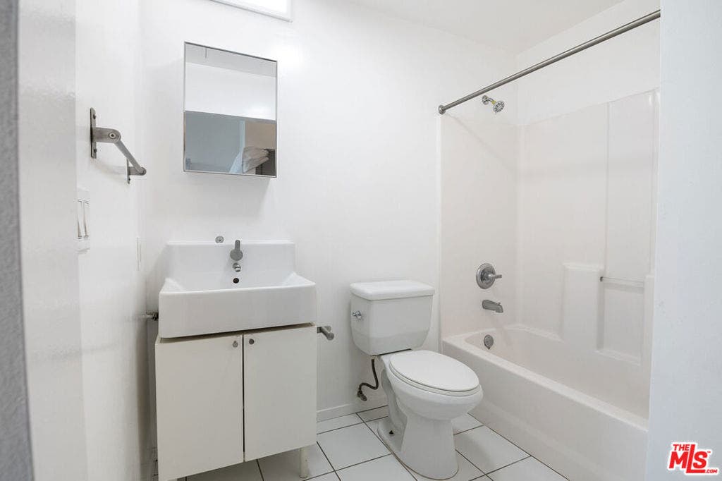 1299 E Green Street, Pasadena, CA 91106 1299 E Green Street, Pasadena, CA 91106