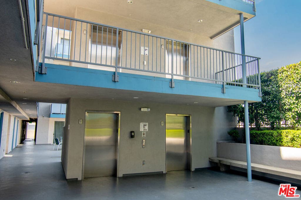 1299 E Green Street, Pasadena, CA 91106 1299 E Green Street, Pasadena, CA 91106