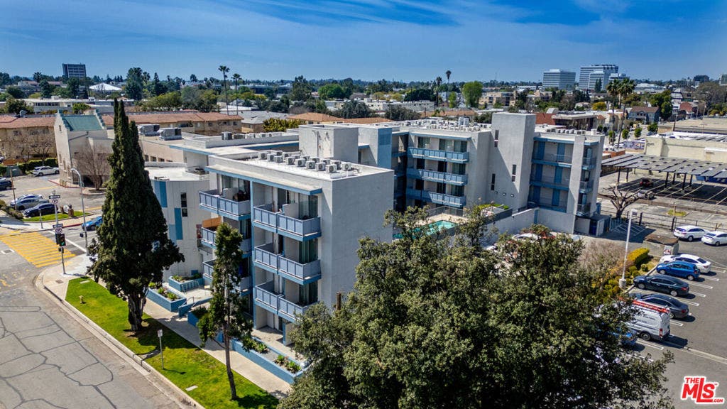 1299 E Green Street, Pasadena, CA 91106 1299 E Green Street, Pasadena, CA 91106