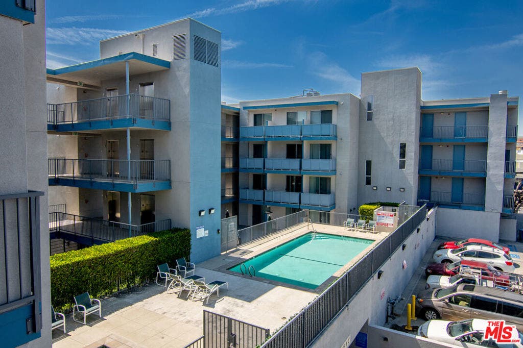 1299 E Green Street, Pasadena, CA 91106 1299 E Green Street, Pasadena, CA 91106