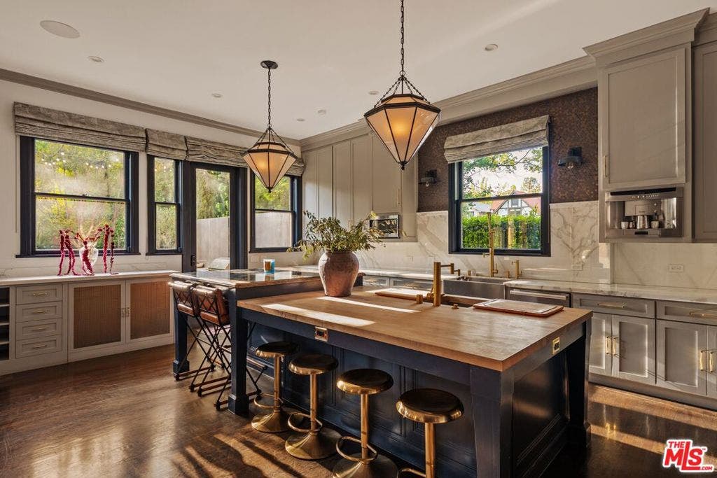 601 S Windsor Boulevard, Los Angeles, CA 90005