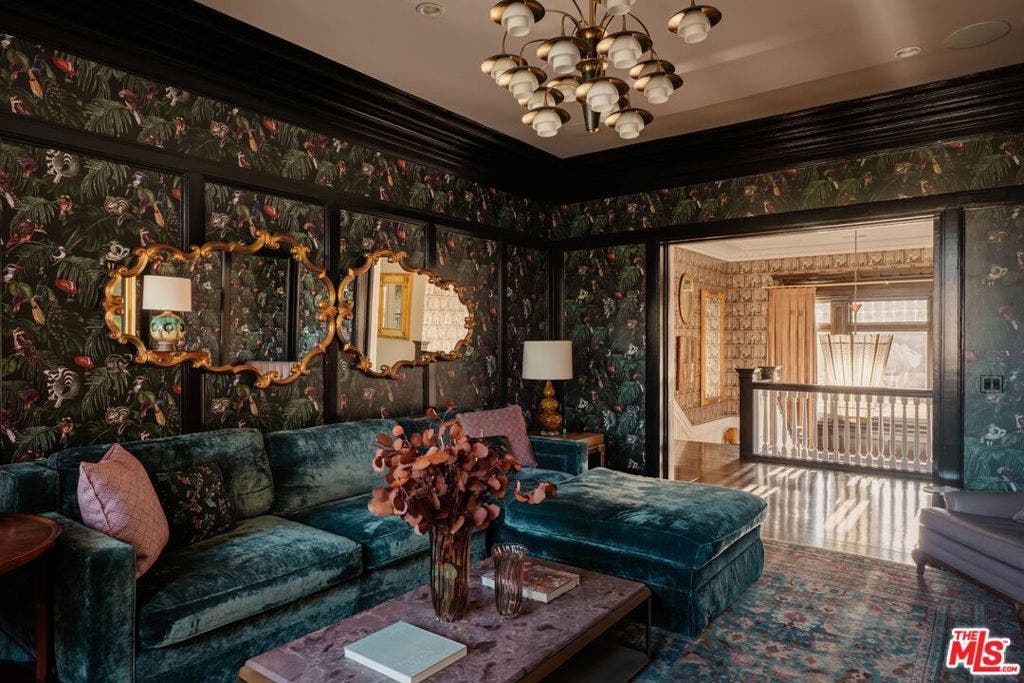 601 S Windsor Boulevard, Los Angeles, CA 90005