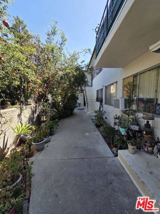 Property photo for 1532 N Harvard Boulevard, #8, Los Angeles, CA