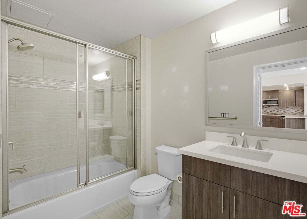 10850 Bloomfield Street, Los Angeles, CA 91602 10850 Bloomfield Street, Los Angeles, CA 91602