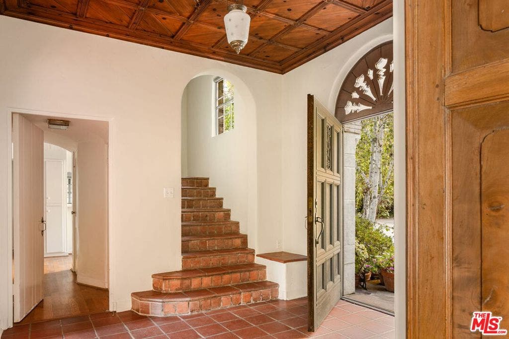 357 N Carmelina Avenue, Los Angeles, CA 90049