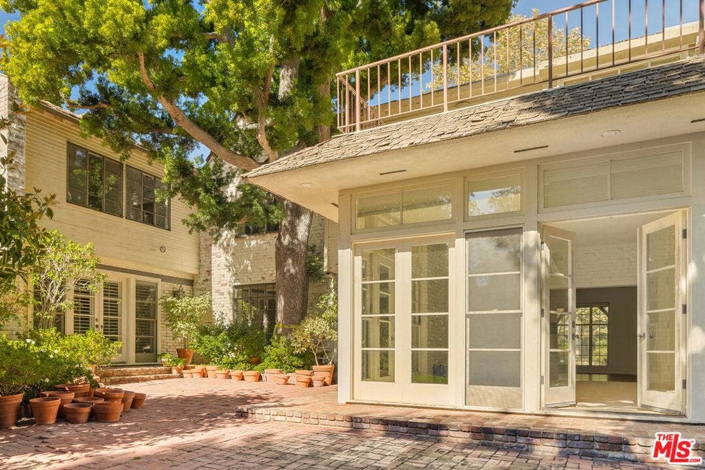 357 N Carmelina Avenue, Los Angeles, CA 90049