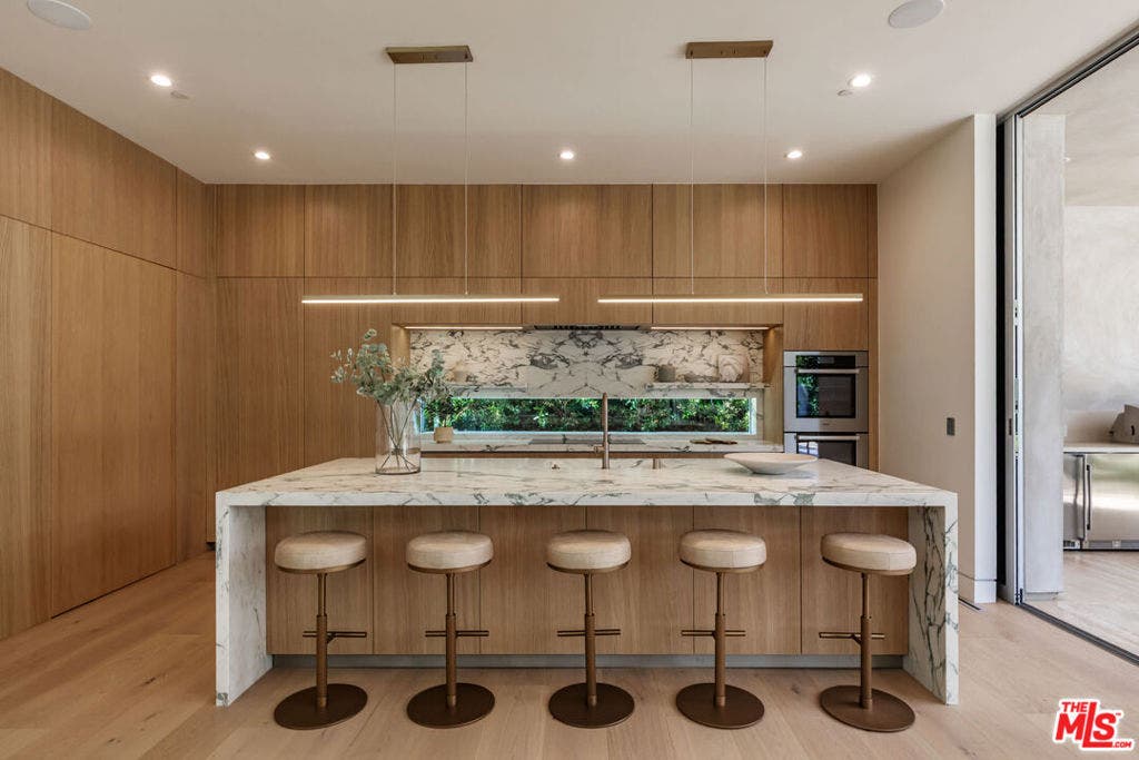 634 Moreno Avenue, Los Angeles, CA 90049 634 Moreno Avenue, Los Angeles, CA 90049