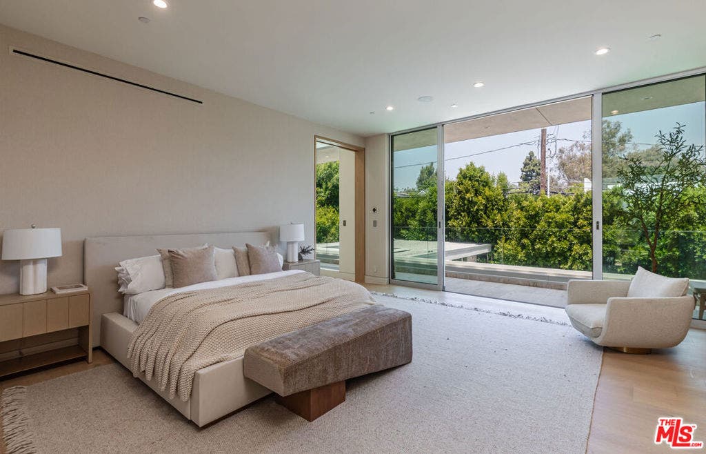 634 Moreno Avenue, Los Angeles, CA 90049 634 Moreno Avenue, Los Angeles, CA 90049