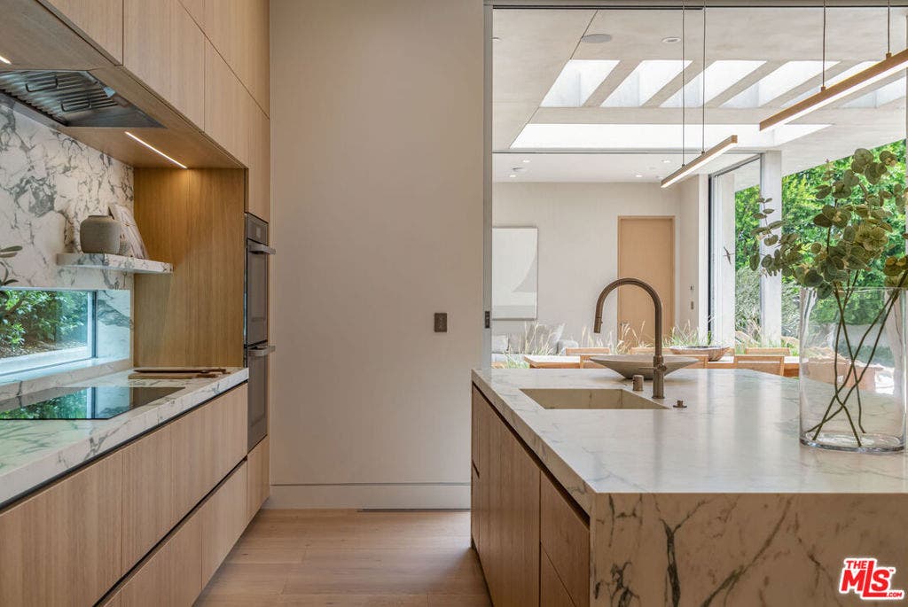 634 Moreno Avenue, Los Angeles, CA 90049 634 Moreno Avenue, Los Angeles, CA 90049