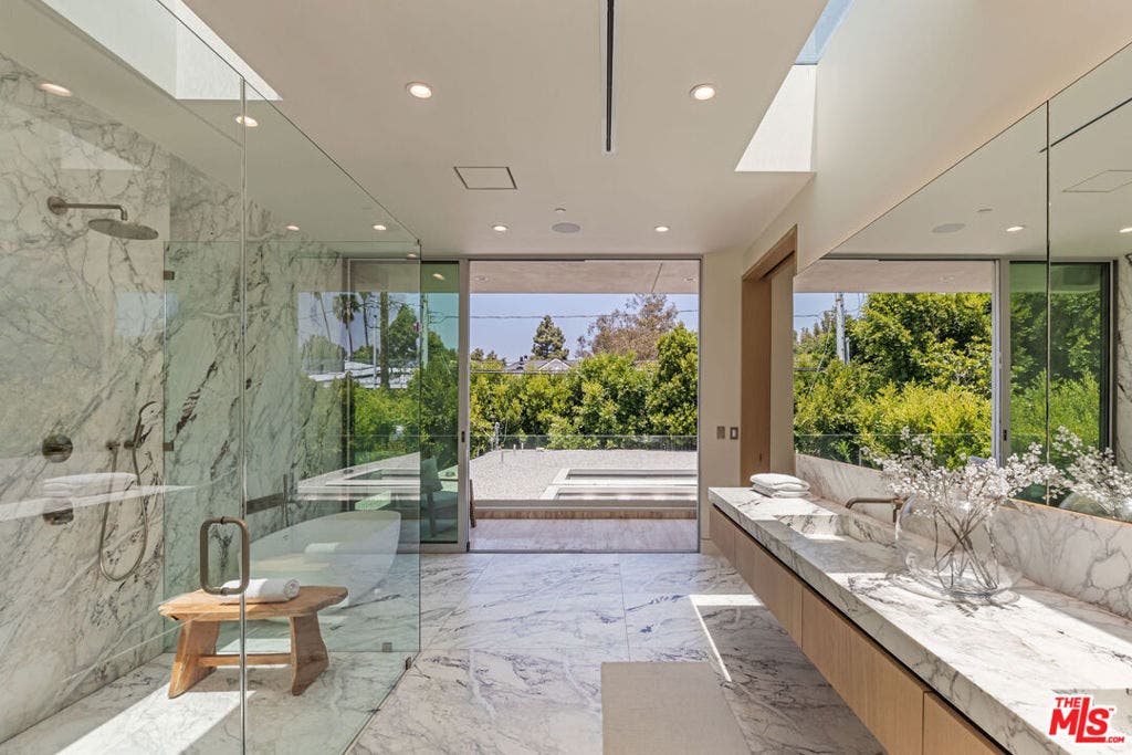 634 Moreno Avenue, Los Angeles, CA 90049 634 Moreno Avenue, Los Angeles, CA 90049
