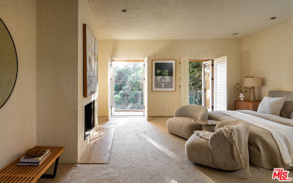 223 N Carmelina Avenue, Los Angeles, CA 90049