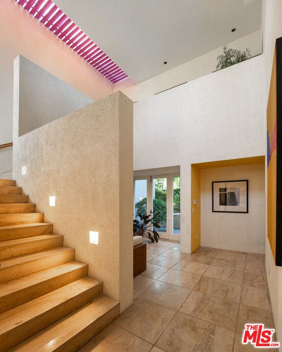 223 N Carmelina Avenue, Los Angeles, CA 90049