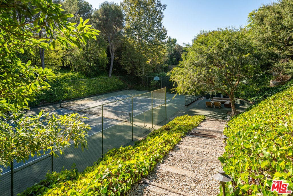 223 N Carmelina Avenue, Los Angeles, CA 90049