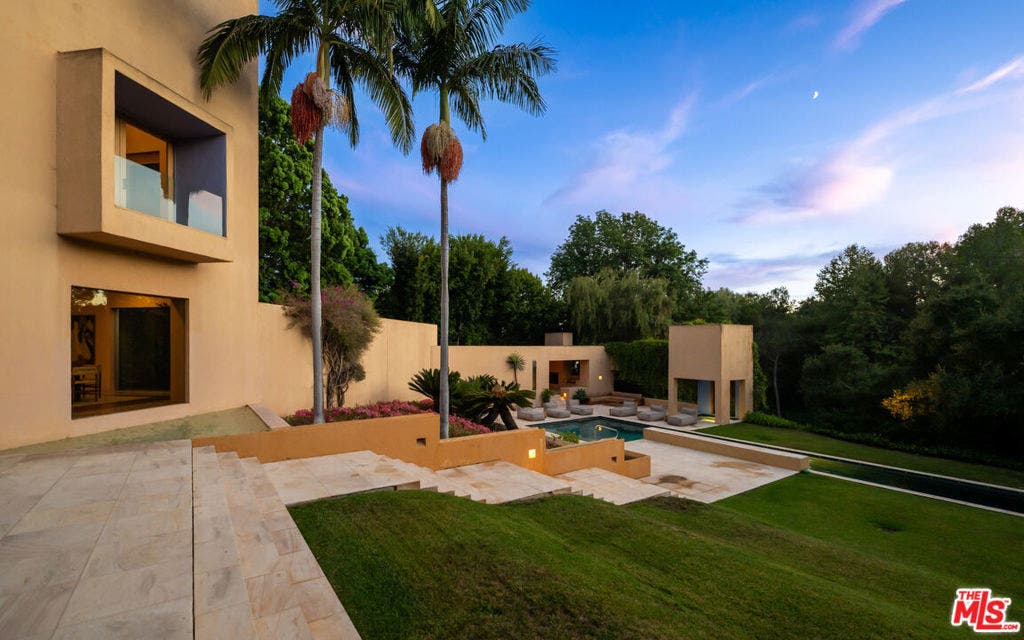 223 N Carmelina Avenue, Los Angeles, CA 90049