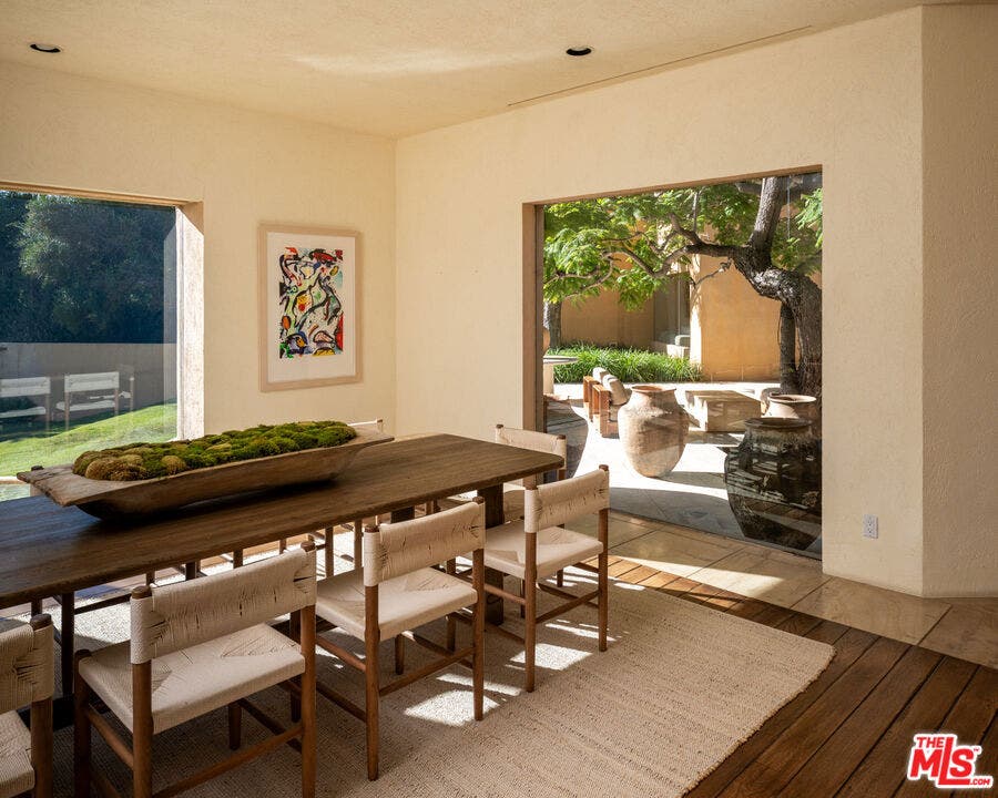 223 N Carmelina Avenue, Los Angeles, CA 90049