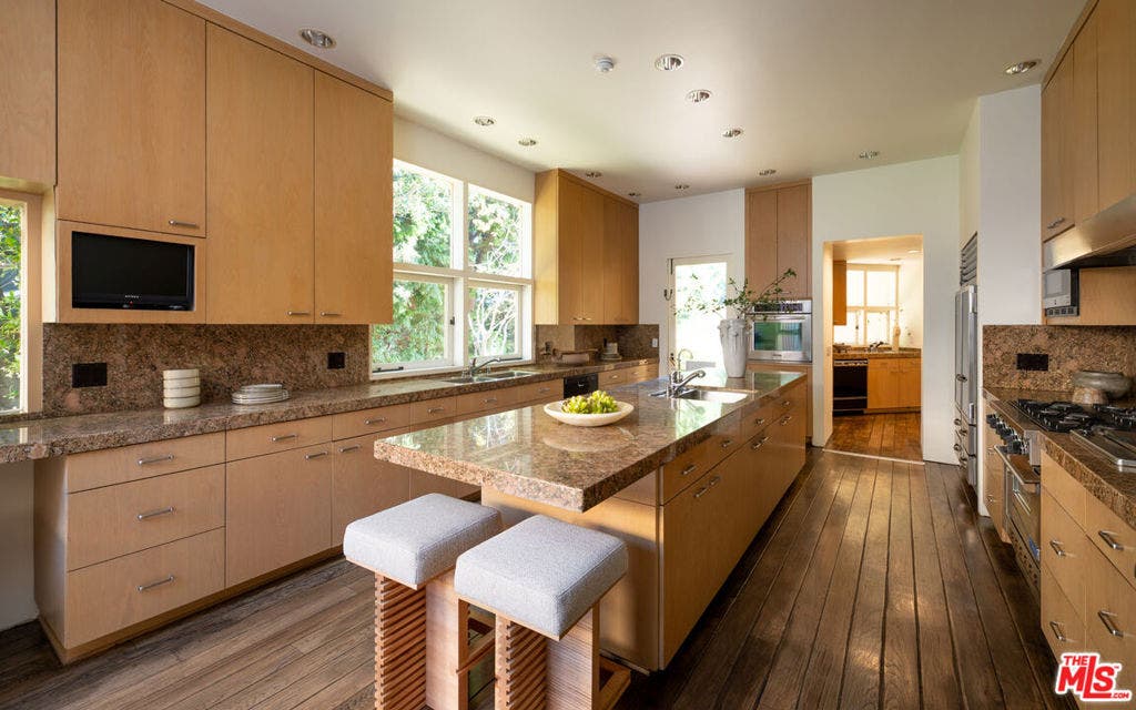 223 N Carmelina Avenue, Los Angeles, CA 90049