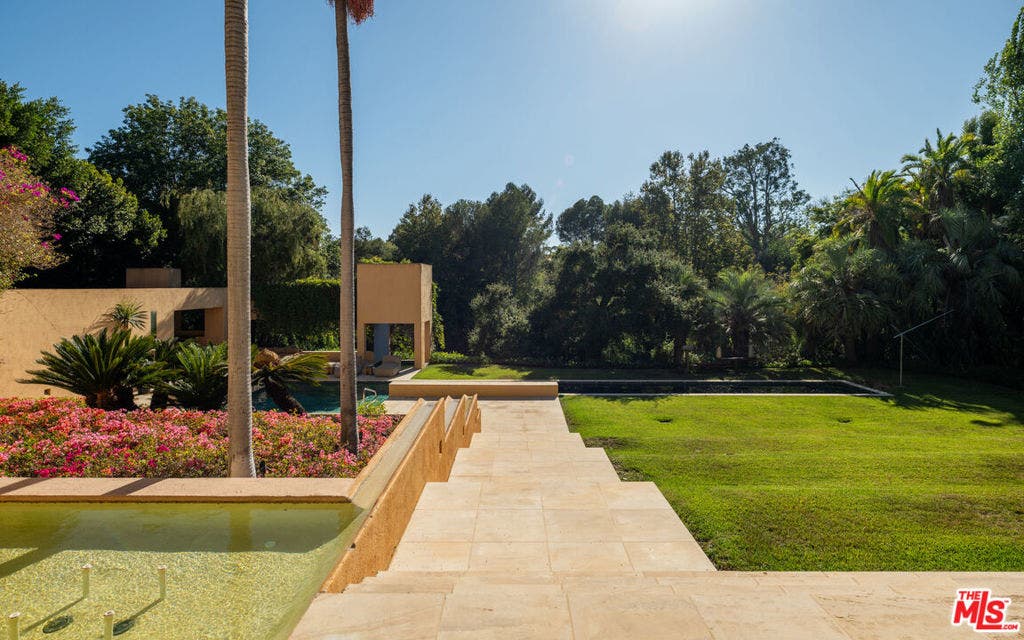 223 N Carmelina Avenue, Los Angeles, CA 90049