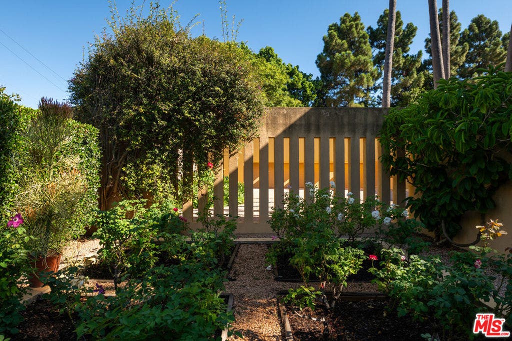 223 N Carmelina Avenue, Los Angeles, CA 90049