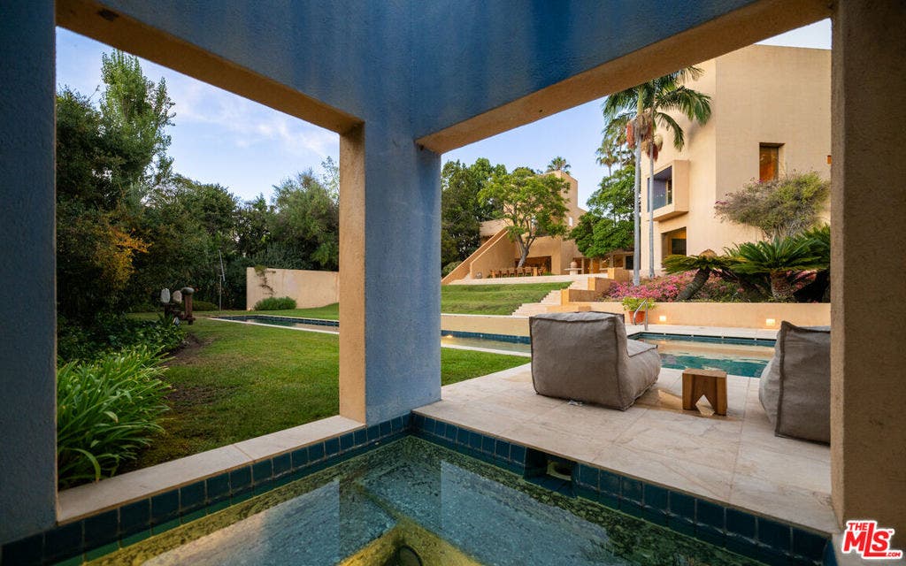 223 N Carmelina Avenue, Los Angeles, CA 90049