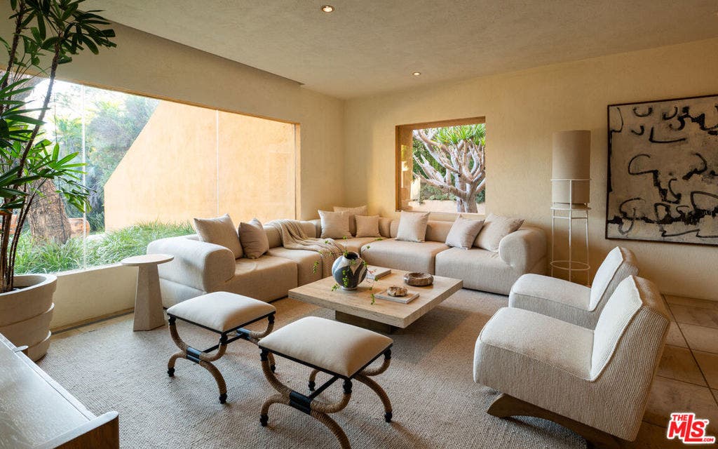 223 N Carmelina Avenue, Los Angeles, CA 90049