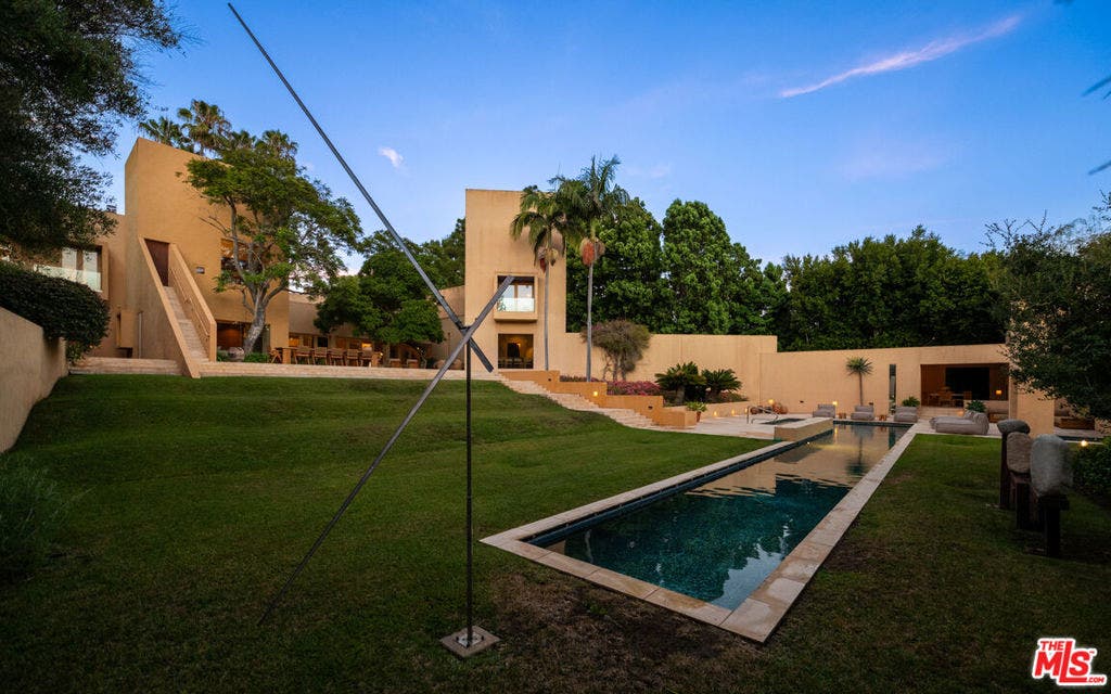 223 N Carmelina Avenue, Los Angeles, CA 90049