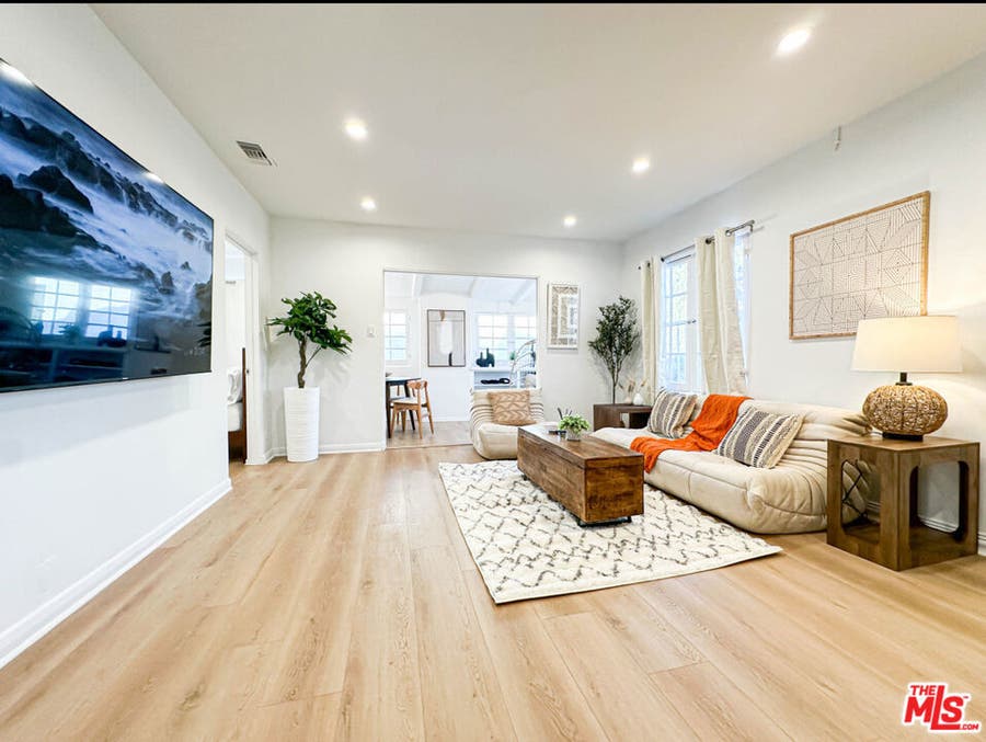 Property photo for 239 S Doheny Drive, Beverly Hills, CA