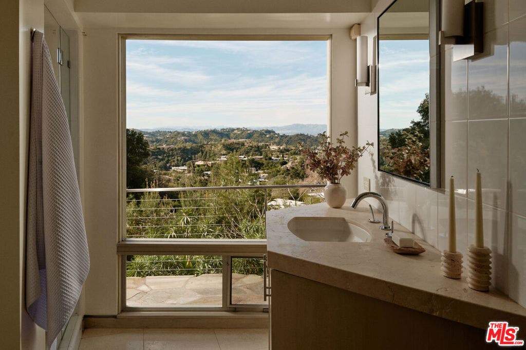 624 Cole Place, Beverly Hills, CA 90210 624 Cole Place, Beverly Hills, CA 90210