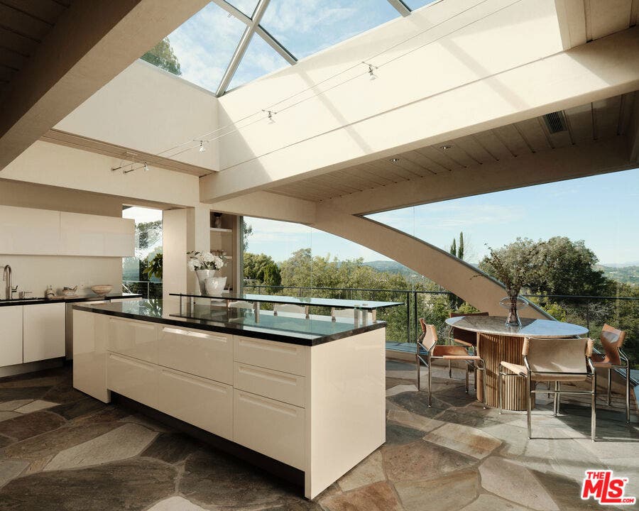 624 Cole Place, Beverly Hills, CA 90210 624 Cole Place, Beverly Hills, CA 90210