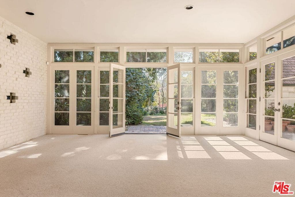 357 N Carmelina Avenue, Los Angeles, CA 90049 357 N Carmelina Avenue, Los Angeles, CA 90049