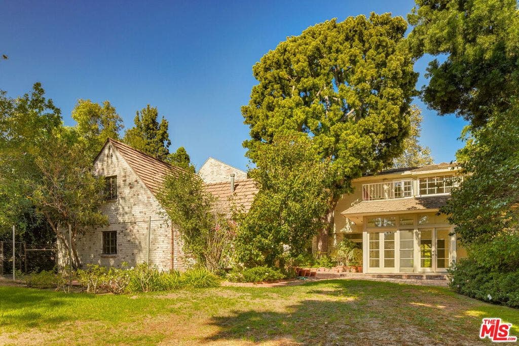 357 N Carmelina Avenue, Los Angeles, CA 90049 357 N Carmelina Avenue, Los Angeles, CA 90049