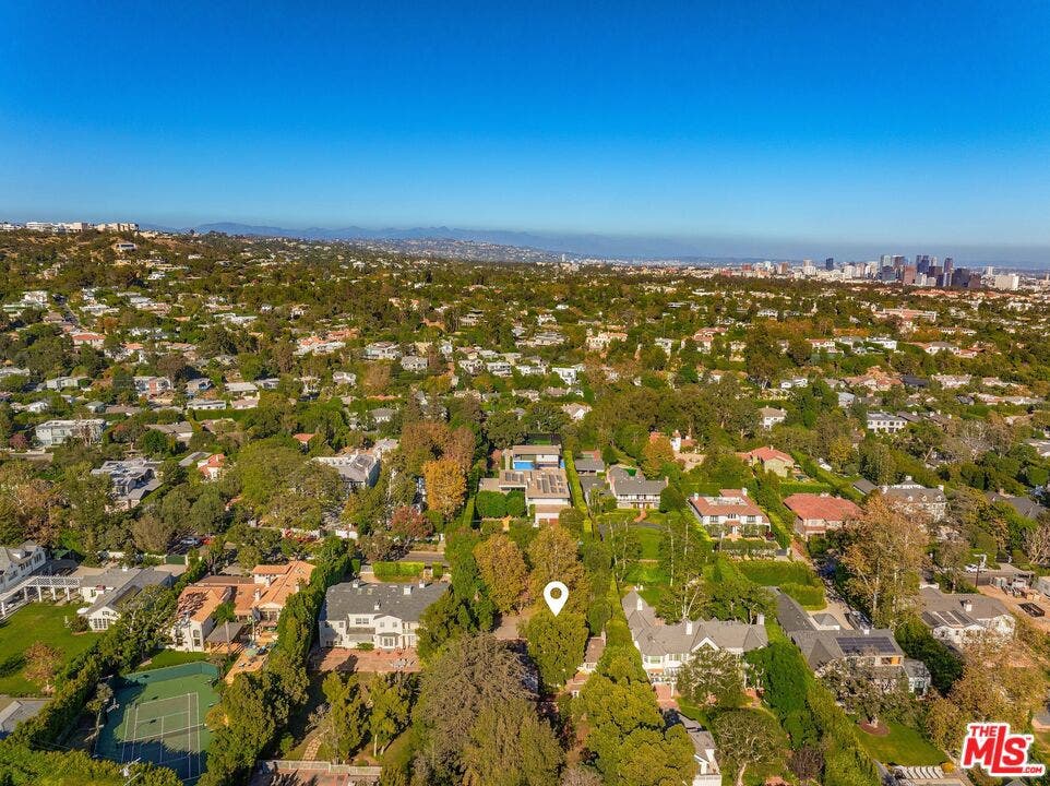 357 N Carmelina Avenue, Los Angeles, CA 90049 357 N Carmelina Avenue, Los Angeles, CA 90049